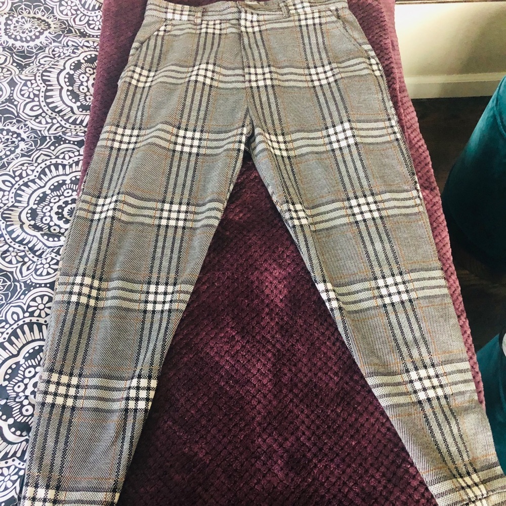 Zara Cigarette style Pants. skinny fit sz. M